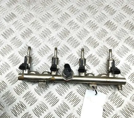BMW 3 F30 F35 F31 Fuel main line pipe 7592426 0261300073