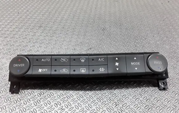 Nissan Maxima A34 Climate control unit 275007Y000