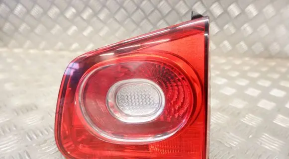 Volkswagen Tiguan Tailgate rear/tail lights 5N0945094C