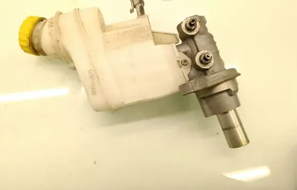 Master brake cylinder