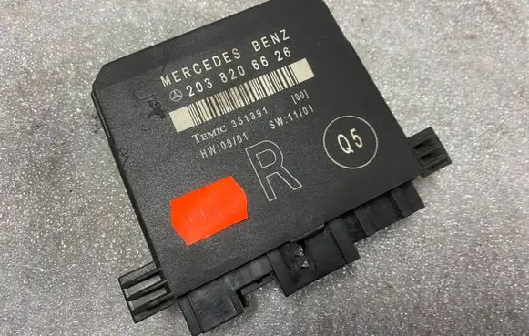 Mercedes-Benz C W203 Door control unit/module 2038206626