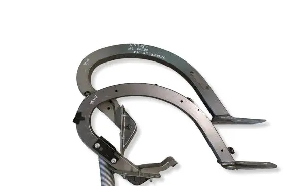 Jaguar XE Tailgate/trunk/boot hinge 