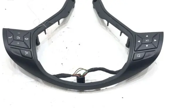 Steering wheel buttons/switches