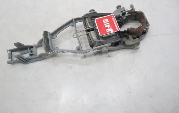 Volkswagen Golf VI Front door exterior handle/bracket 1K0837886A