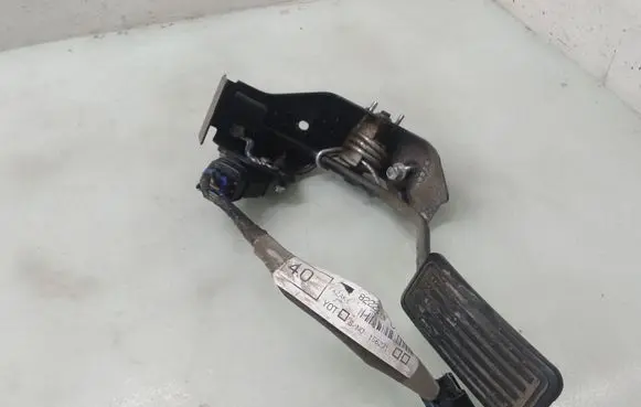 Toyota Corolla Verso E121 Accelerator throttle pedal