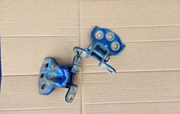 MG ZS Front door hinge set 