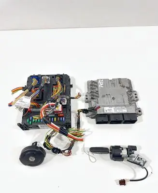 Peugeot 5008 Engine ECU kit and lock set 9812188580 BSI04EV2 9811651980