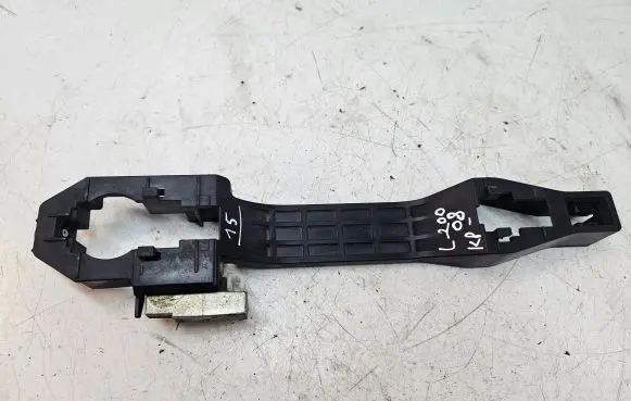 Mitsubishi L200 Front door exterior handle/bracket 