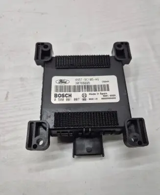 Volvo V50 Fuel injection pump control unit/module 4N5T9C105AG 30769225 0580001007