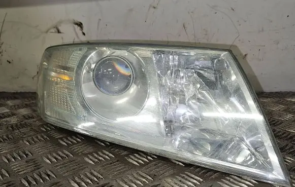 Skoda Octavia Mk2 (1Z) Headlight/headlamp e8203577