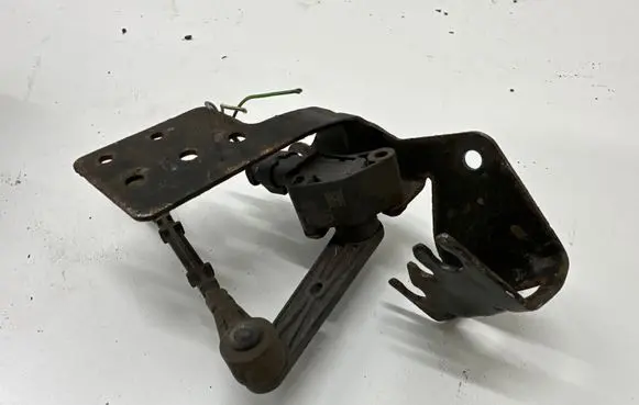 Land Rover Discovery 5 Rear height level sensor lever JPLA3D026BA