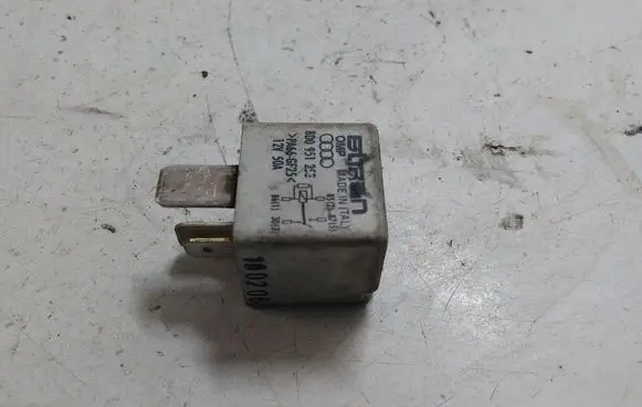 Audi A4 S4 B5 8D Other relay 8D0951253