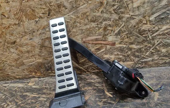KIA Optima Accelerator throttle pedal 327003Q110