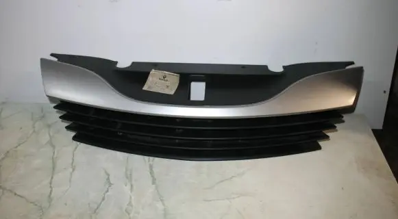 Renault Laguna II Front grill 8200390126