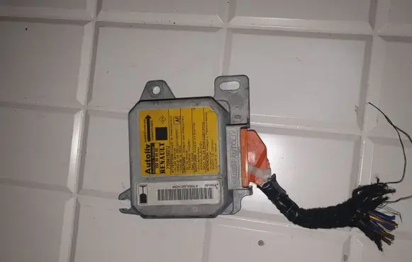 Renault Scenic I Airbag control unit/module 7700415231J
