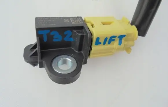Nissan X-Trail T32 Airbag deployment crash/impact sensor 988303RA0A
