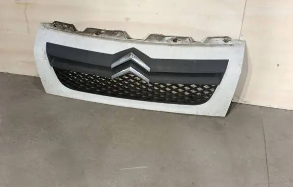 Citroen Jumper Front bumper upper radiator grill 1308069070