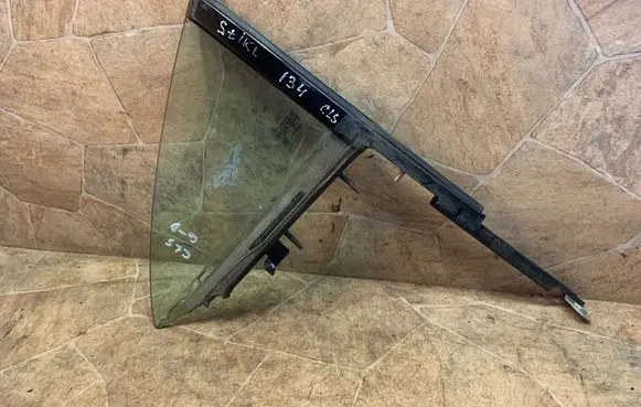 Mercedes-Benz CLS C218 X218 Rear door window glass A2187300255