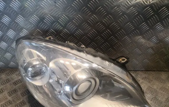 Mercedes-Benz B W245 Headlight/headlamp 1698204661 A1698204661