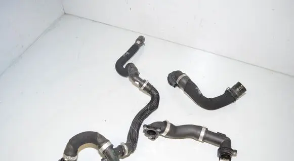 Engine coolant pipe/hose