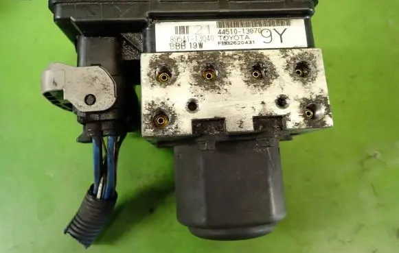 Toyota Corolla Verso E121 ABS Pump