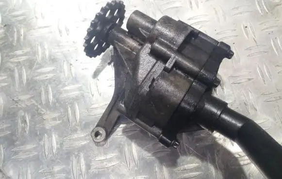Mercedes-Benz Sprinter W901 W902 W903 W904 Oil pump 6061810801 r1121810020