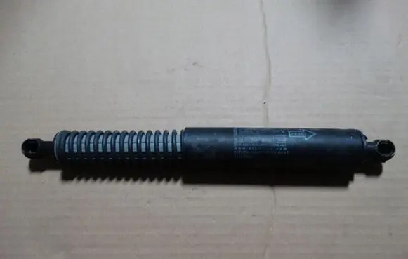 Volvo XC70 Tailgate strut 31217640