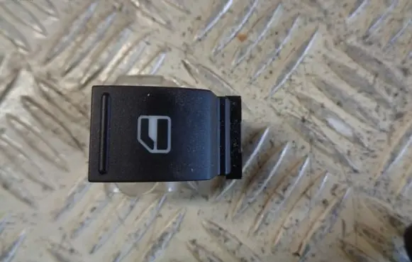 Volkswagen Golf Plus Electric window control switch