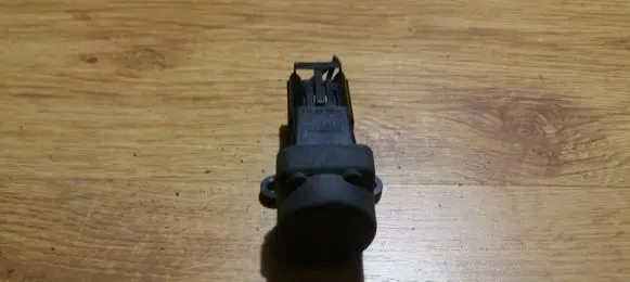 Rover 75 Fuel cut-off switch wqt100030 35910 wqt10003035910