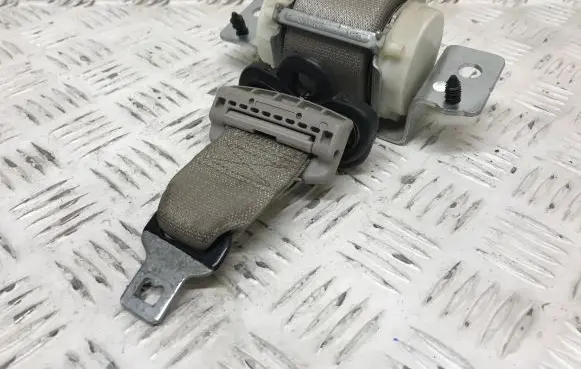Chrysler Town u0026 Country V Third row seat belt P34005520C P0ZV841D1AB