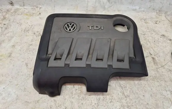 Volkswagen Golf VI Engine cover (trim) 03L103925R