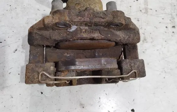 Peugeot 5008 Front brake caliper