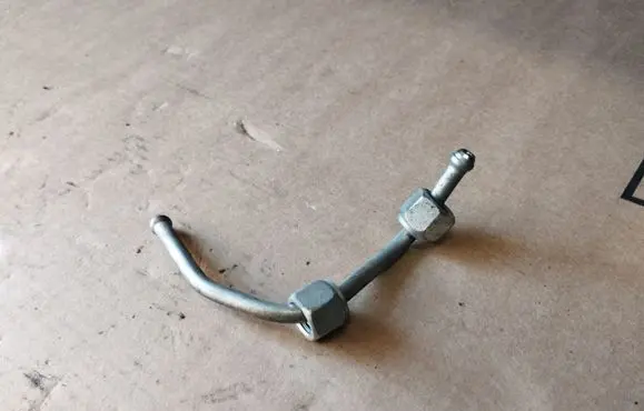Mitsubishi ASX Fuel injector supply line/pipe 