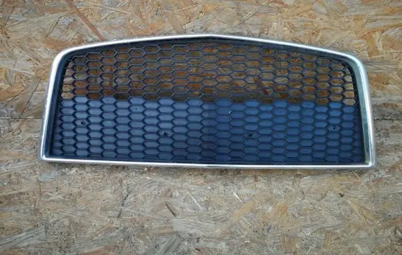 Chevrolet Aveo Front bumper upper radiator grill 96813742