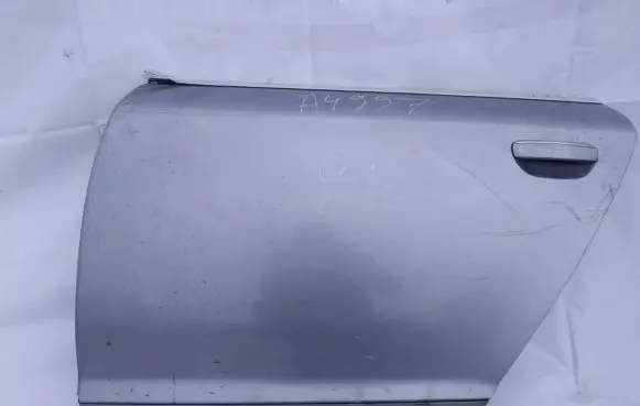 Audi A6 S6 C6 4F Rear door melyna