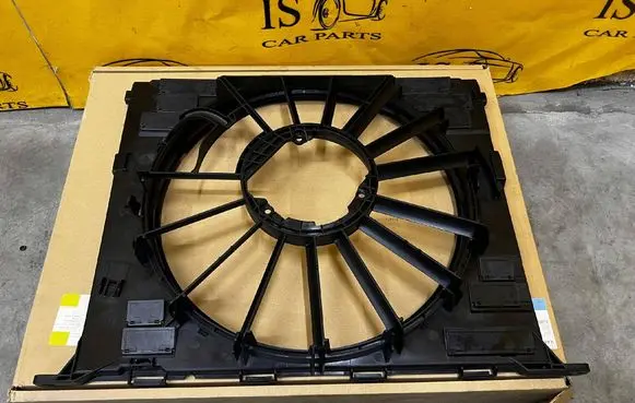 BMW 5 G30 G31 G38 Radiator cooling fan shroud 17428638431 8638431