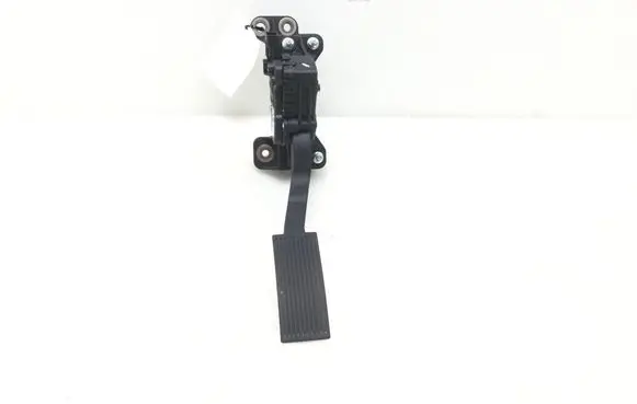 Nissan Navara Accelerator throttle pedal 18002EA000
