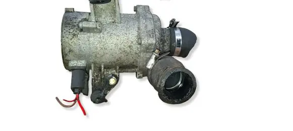 BMW 3 E90 E91 Water pump 7586928 70285300