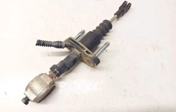 Opel Astra G Clutch master cylinder 90523769