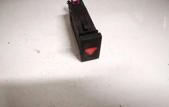 Volkswagen PASSAT B5 Hazard light switch 3b0953235