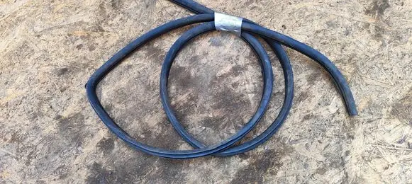 Opel Antara Front door rubber seal 