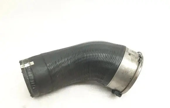 Volvo XC90 Intercooler hose/pipe 31657758