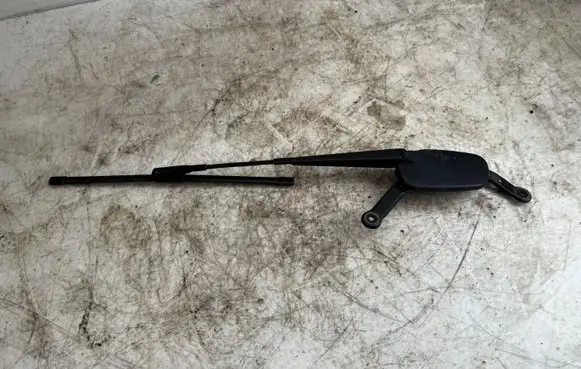 Mercedes-Benz A W176 Front wiper blade arm A1768200144