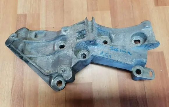 Renault Scenic II - Grand scenic II Generator/alternator bracket 8200365097