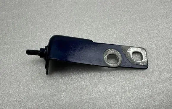 Audi A4 S4 B9 Fender mounting bracket 8W0821433B 8W0821433