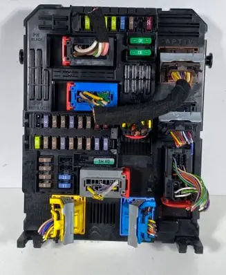 Peugeot Partner III Fuse module 9846483280