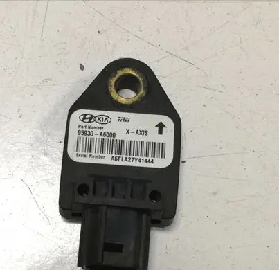 Hyundai i30 Airbag deployment crash/impact sensor 95930A6000 A6FLA27Y41444