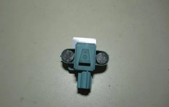 Audi A6 S6 C6 4F Airbag deployment crash/impact sensor 4F0955557