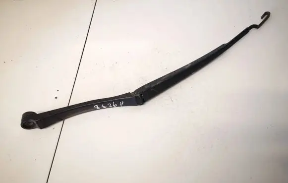 Toyota RAV 4 (XA30) Front wiper blade arm