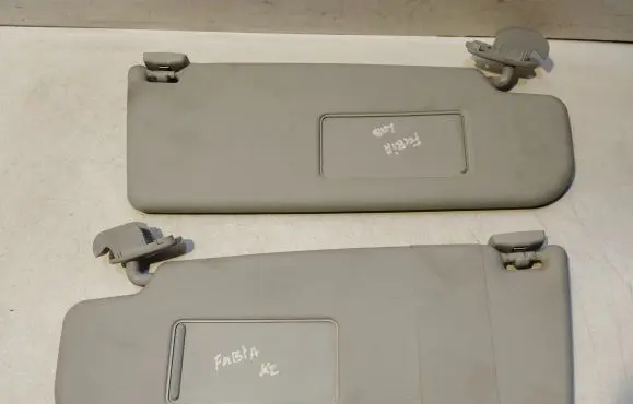 Skoda Fabia Mk2 (5J) Sun visor 3T08575510R 3T0857552G